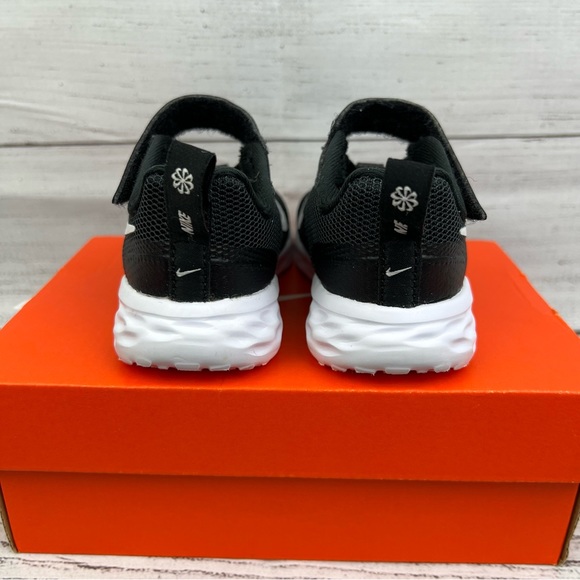 Nike Revolution 6 toddler shoes - Picture 13 of 16